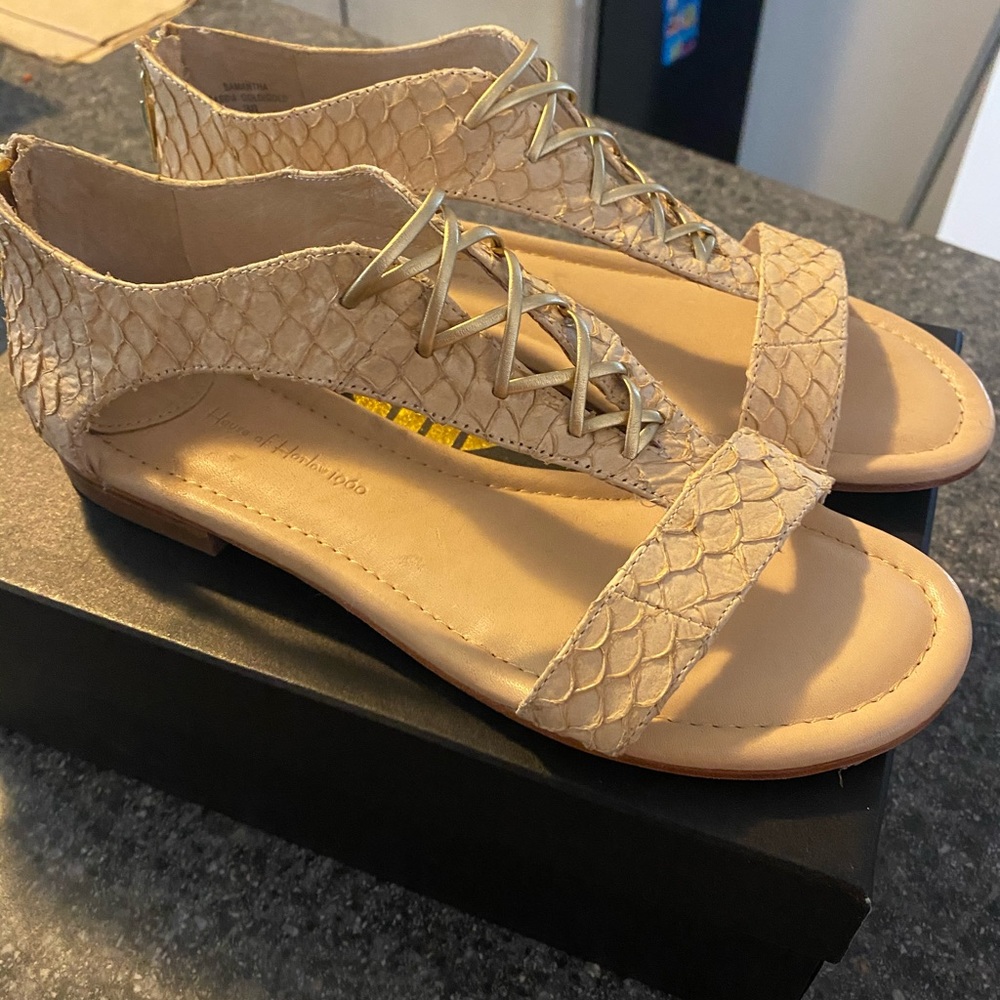 House of Harlow Samantha sandals size 8